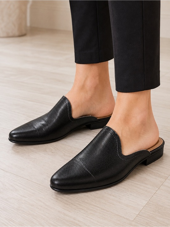 Bed Stu Shoes - Bed Stu Black Genuine Leather Pointed Toe Mule Clogs Women’s 8.5
